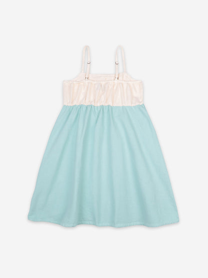 女童绿色纽扣棉连衣裙