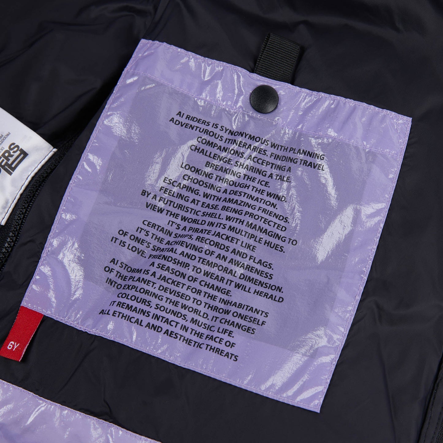 女童淡紫色羽绒服