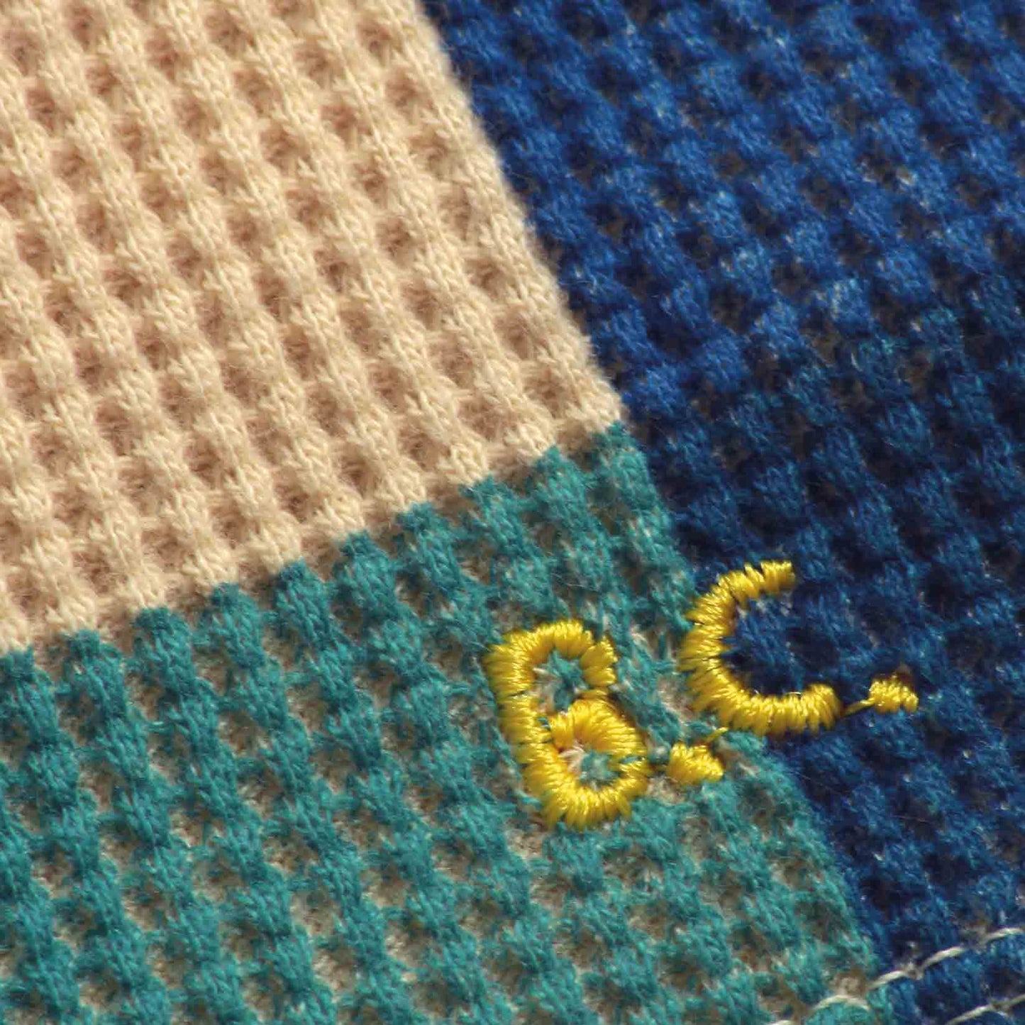 儿童藏蓝色短裤