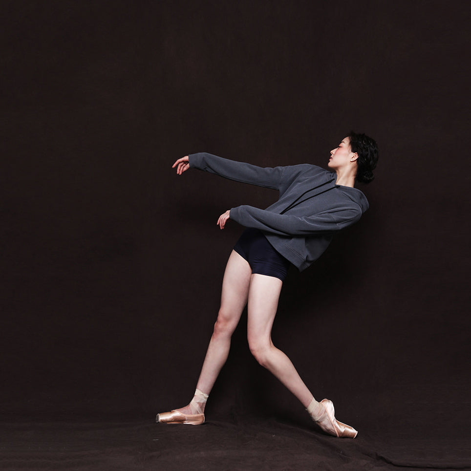 女童灰色芭蕾舞保暖卫衣