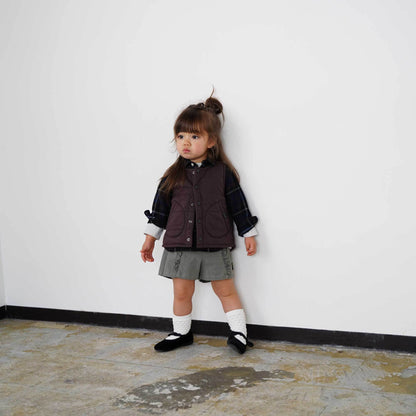 男童棕色棉马甲