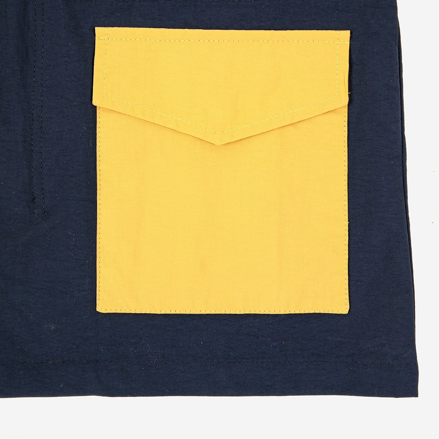 男童藏青色外套