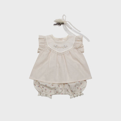 女婴米色刺绣棉上衣