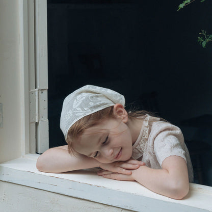 女童白色棉围巾