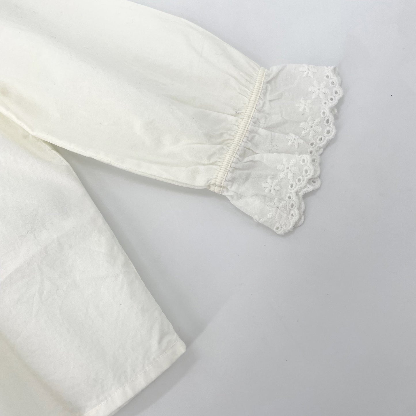 女童白色荷叶边棉衬衫