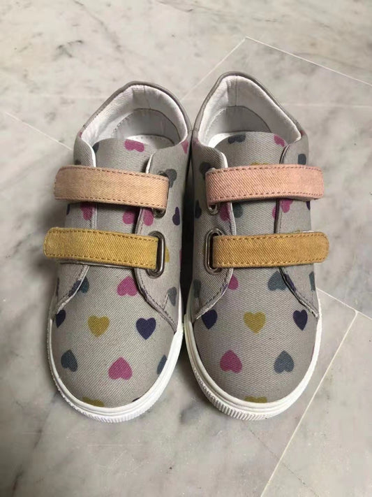 女童灰色圆点板鞋