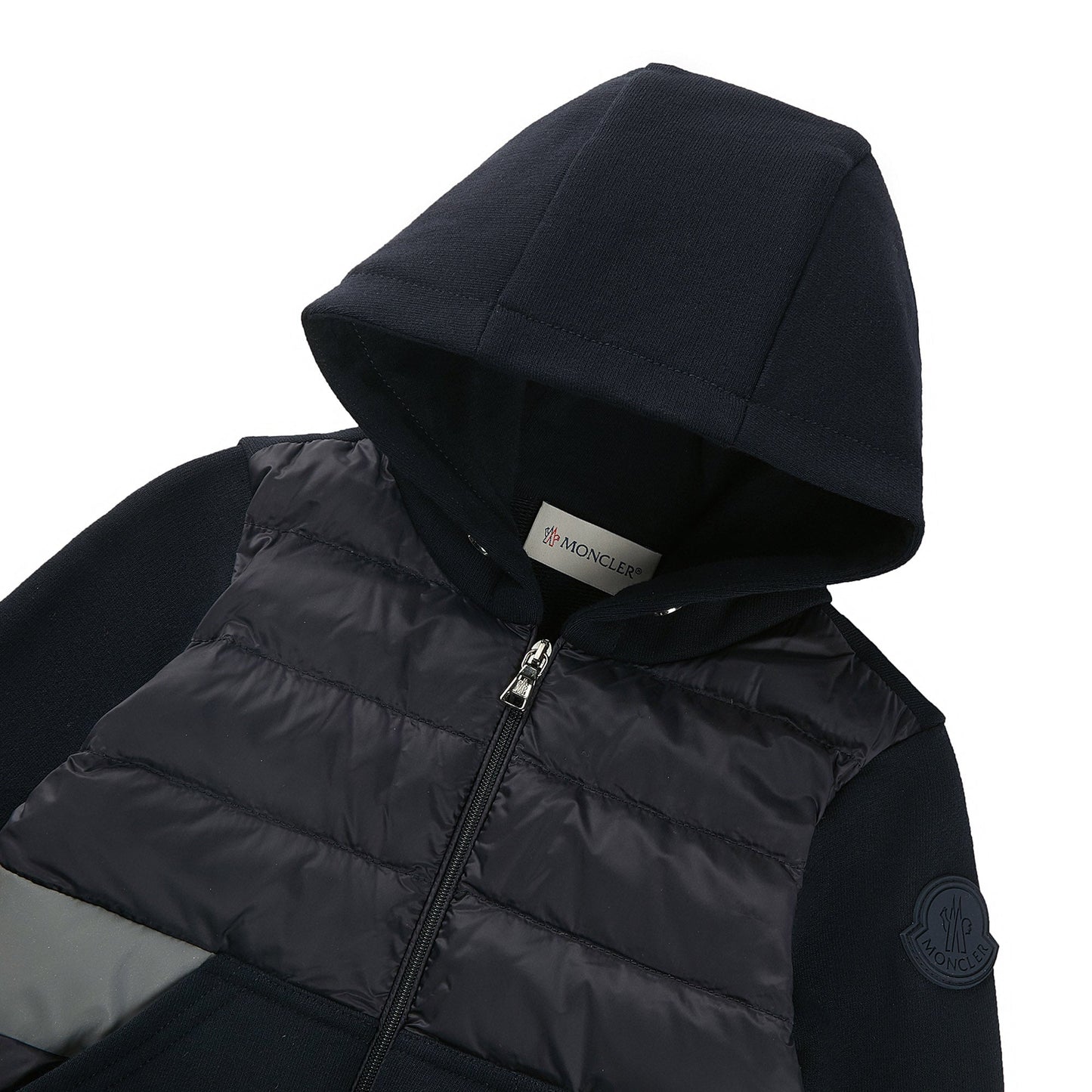 男婴藏青色上衣