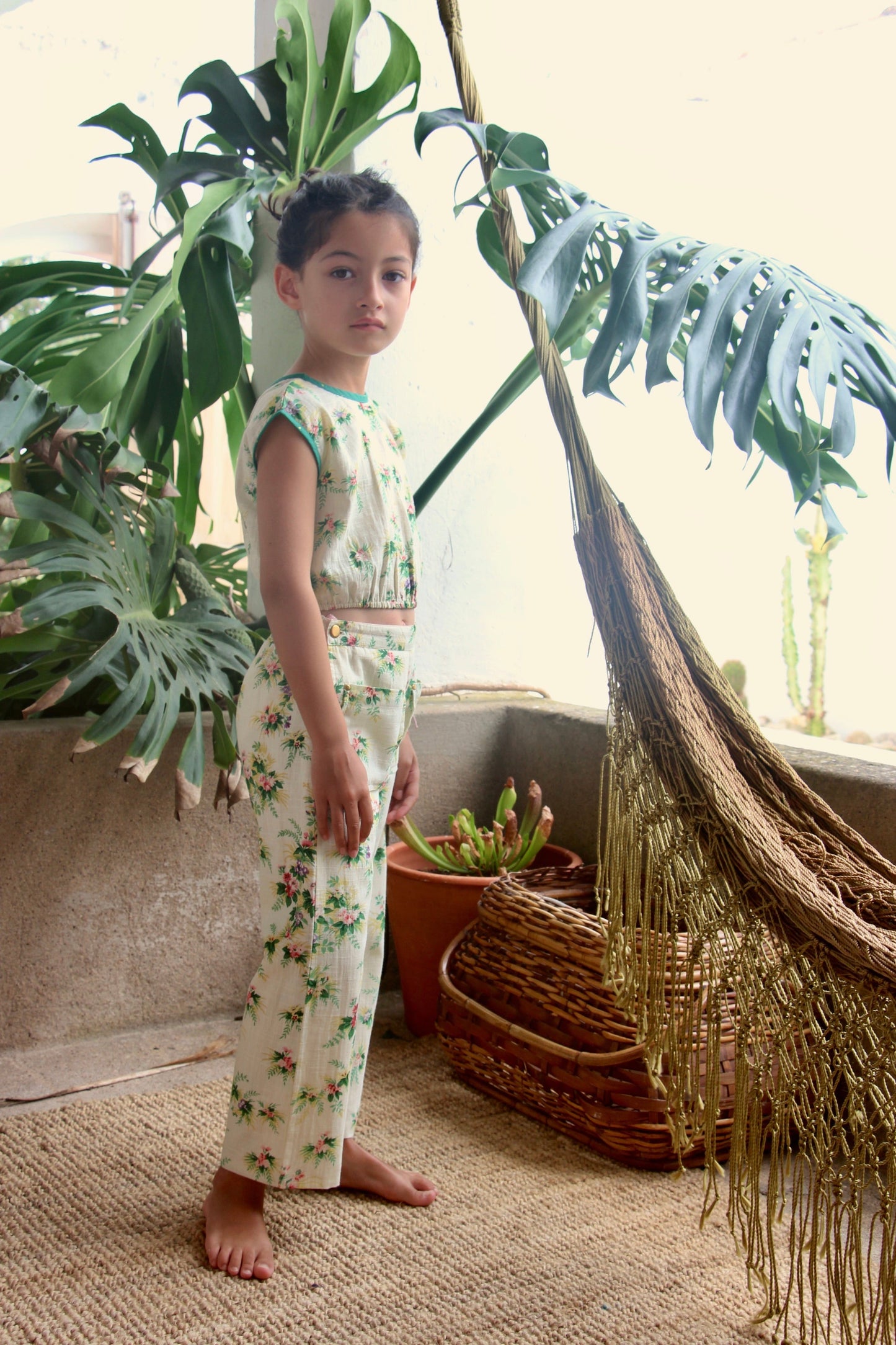 女童白色碎花套装