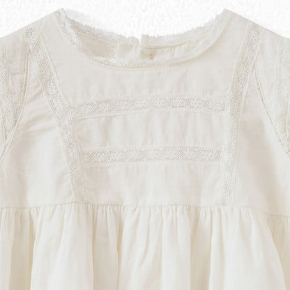 女婴白色棉连衣裙