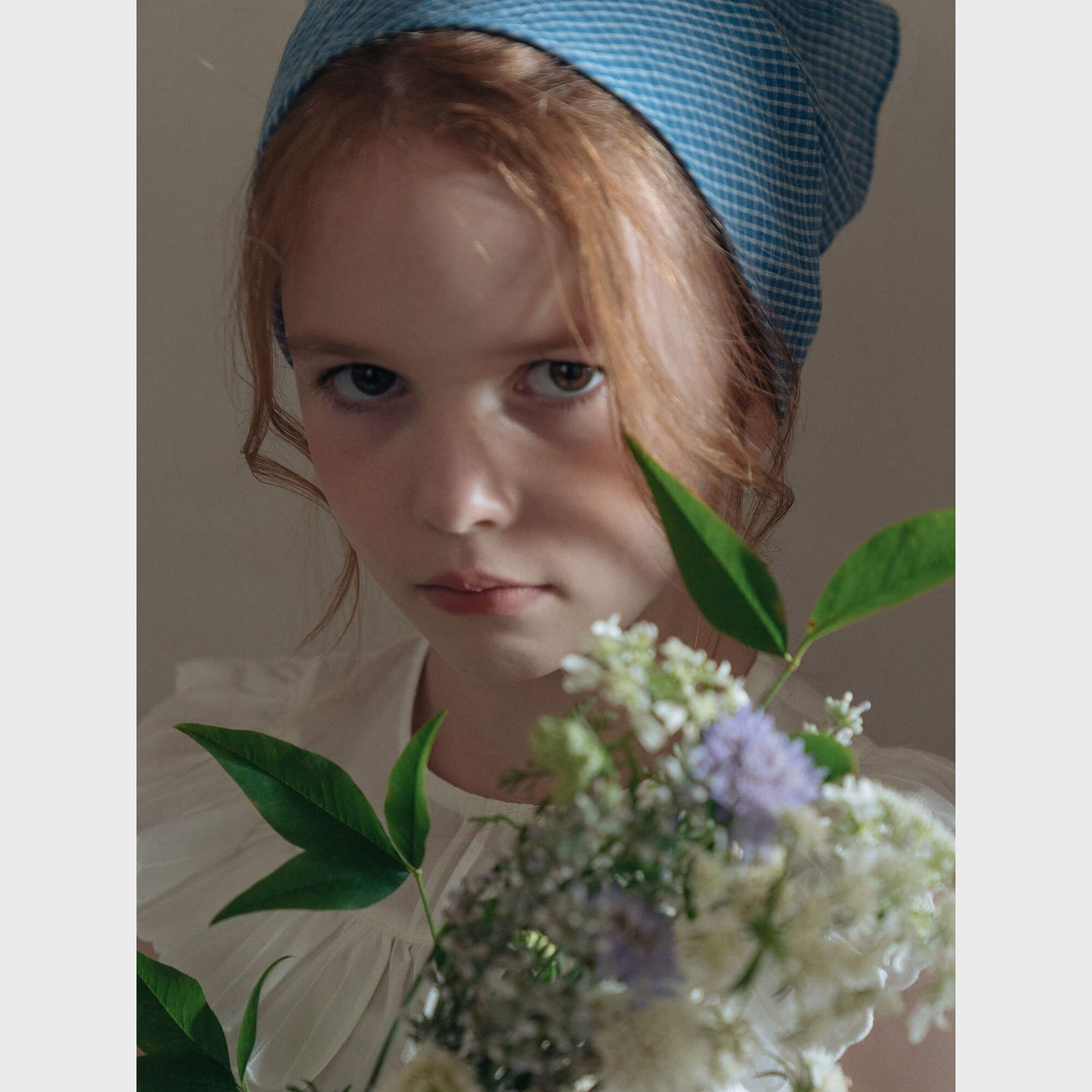 女童蓝色格子围巾