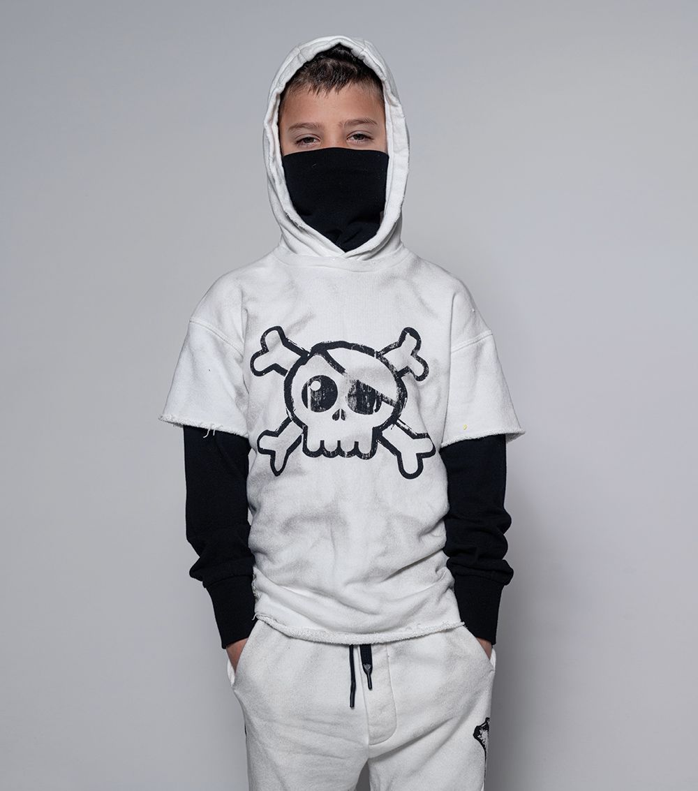 儿童白色连帽卫衣