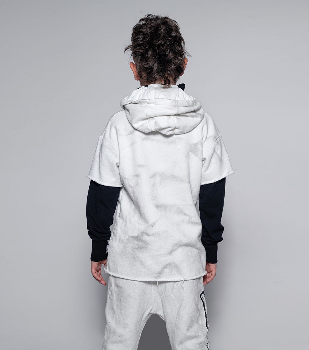 儿童白色连帽卫衣