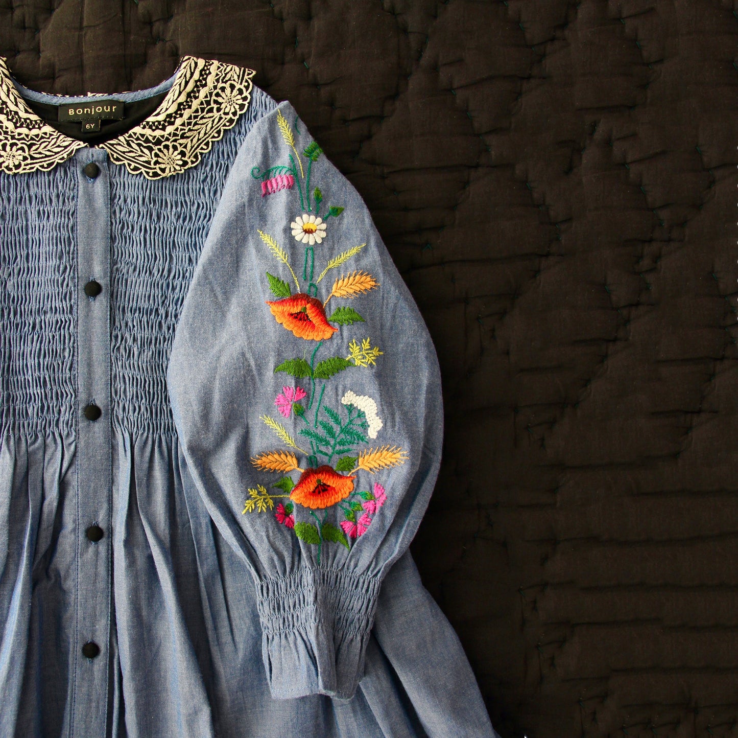 女童蓝色刺绣连衣裙