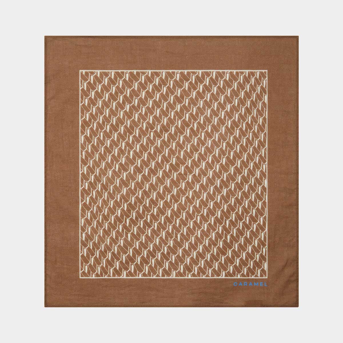 女童棕色棉围巾