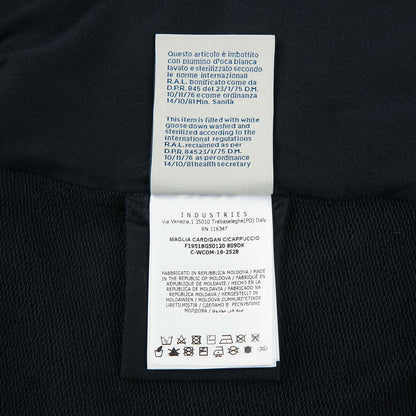 男婴藏青色上衣