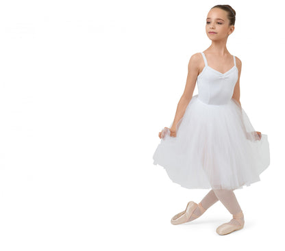 女孩白色薄纱短裙