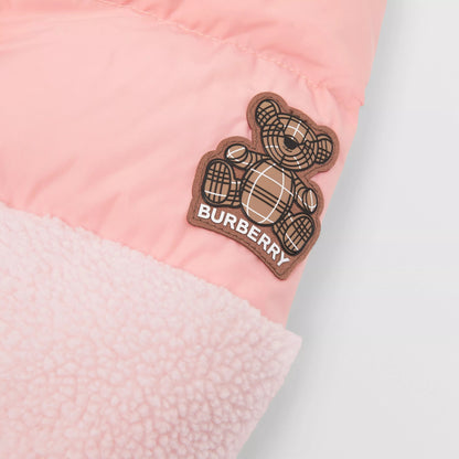 女童粉色羽绒服