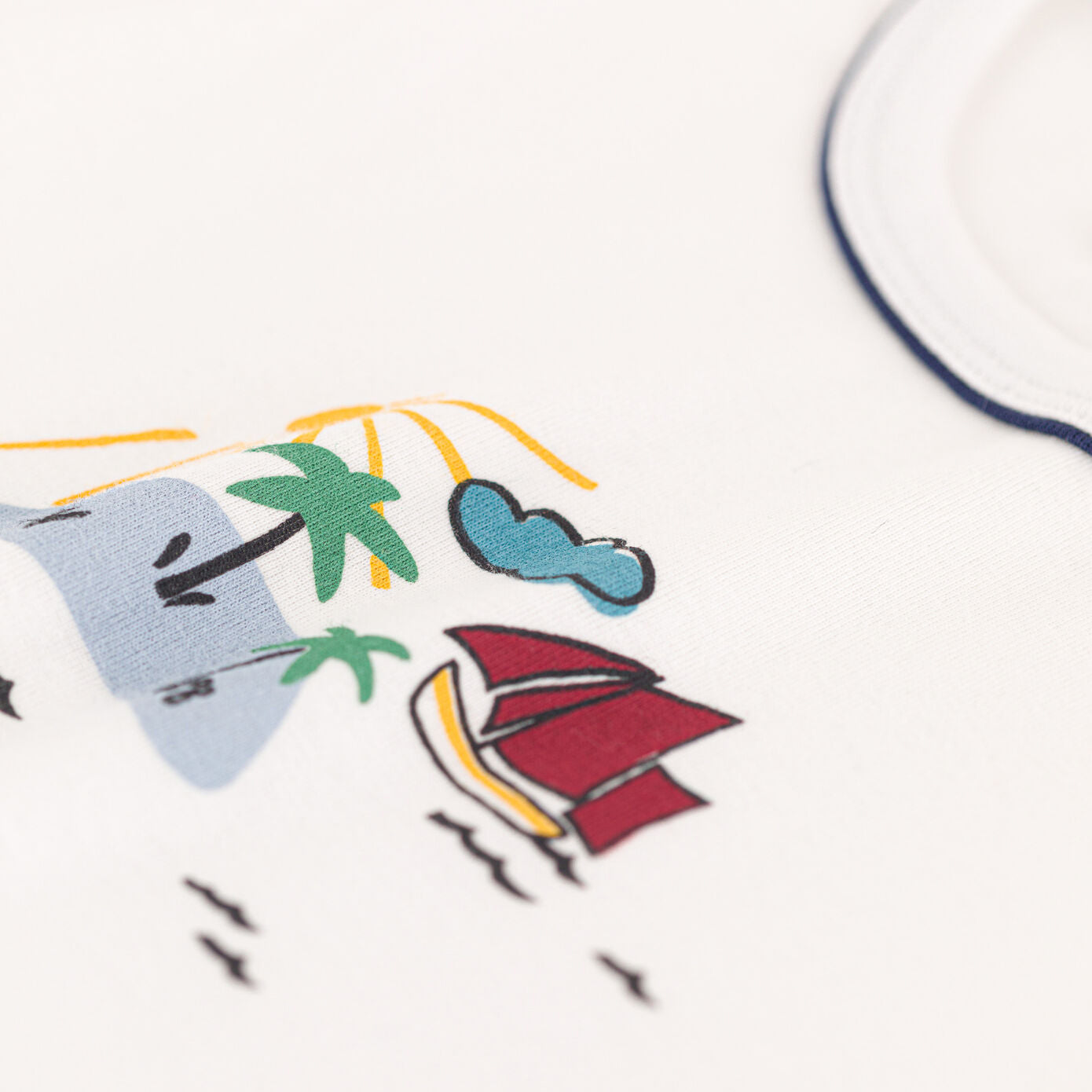 男童白色印花棉套装