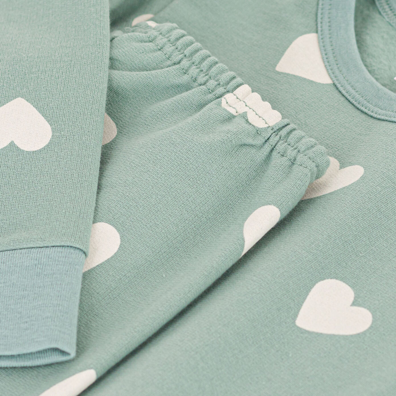 女童绿色心形棉睡衣套装