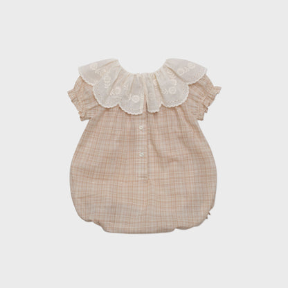 女婴米粉色荷叶边棉连体衣