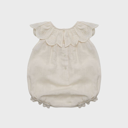 女婴白色刺绣棉连体衣