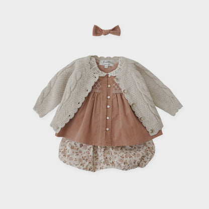 女婴米色羊毛开衫