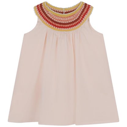 女婴粉色连衣裙