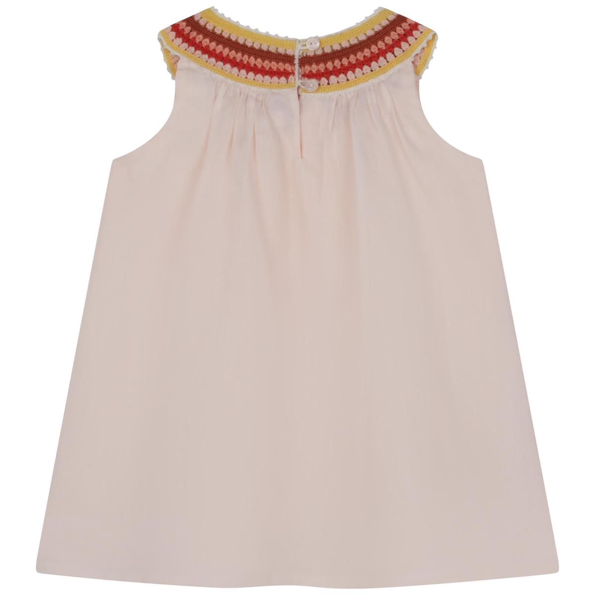 女婴粉色连衣裙