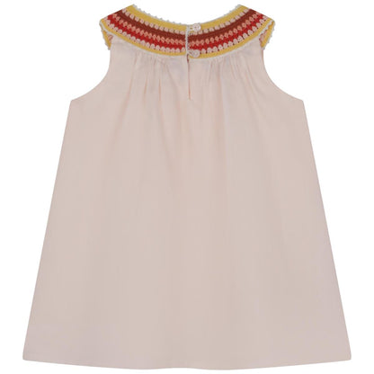 女婴粉色连衣裙