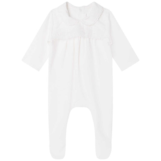 女婴白色连体衣