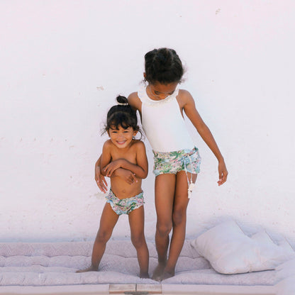 女童白色防晒泳衣(UPF50+)