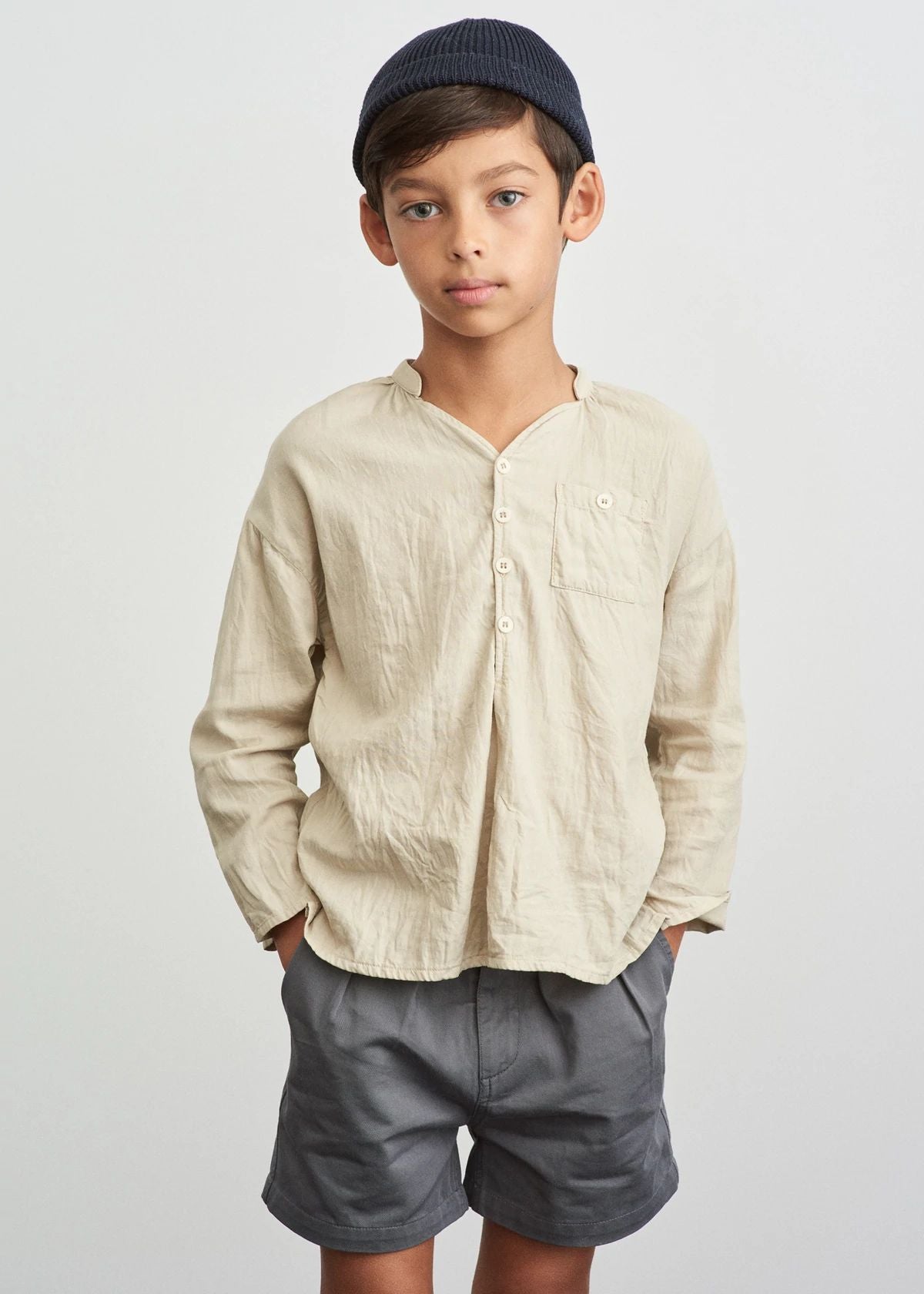 儿童深灰色棉短裤