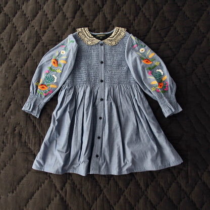 女童蓝色刺绣连衣裙