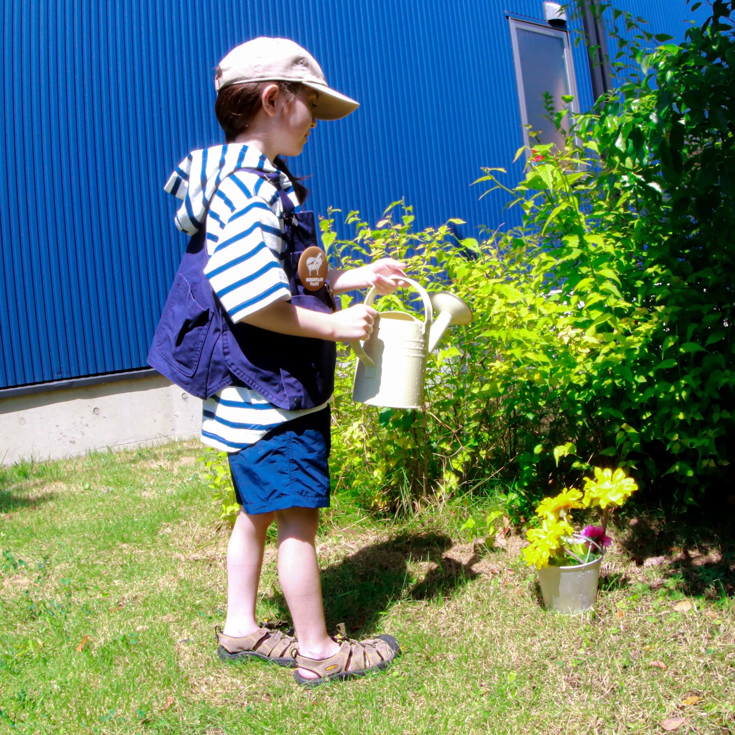 儿童藏青色背心