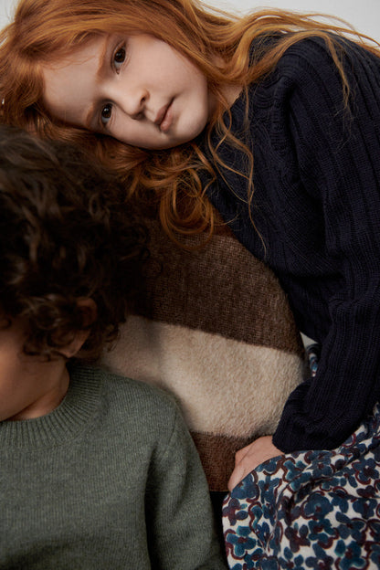 儿童深绿色羊毛背心