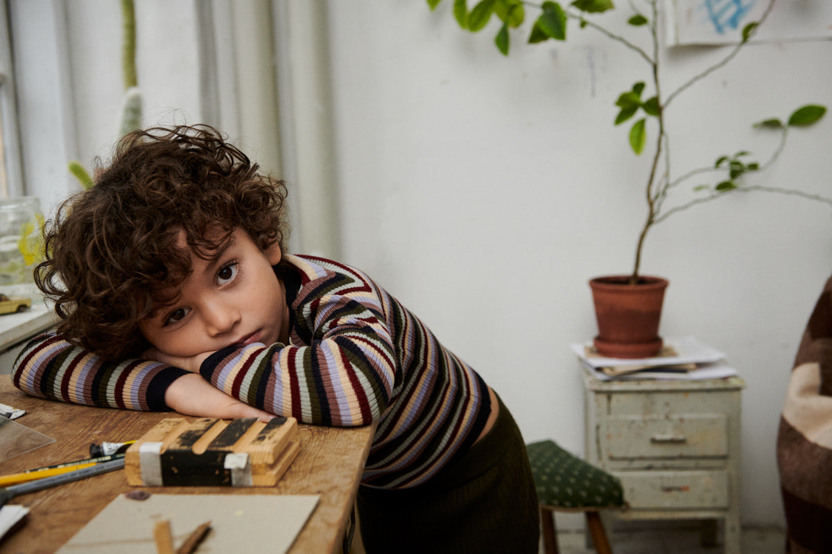 儿童深绿色羊毛背心