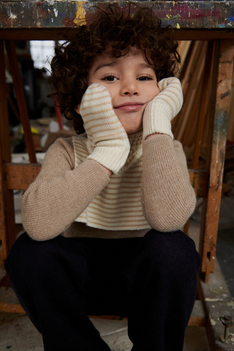 儿童深绿色羊毛背心