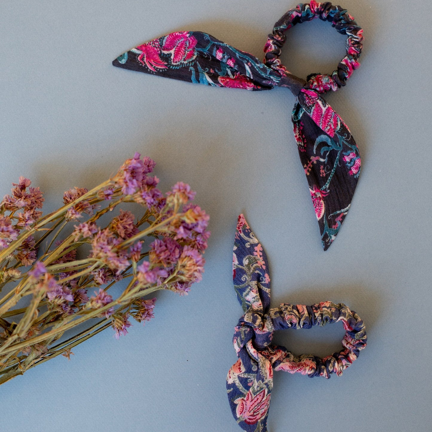 女童蓝色碎花发圈