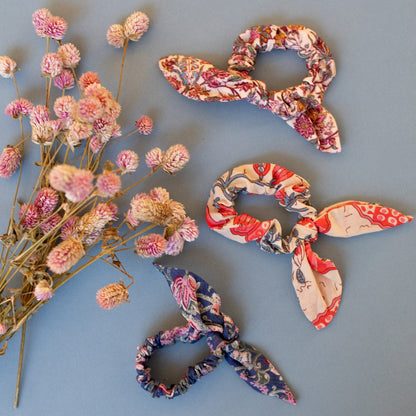 女童蓝色碎花发圈