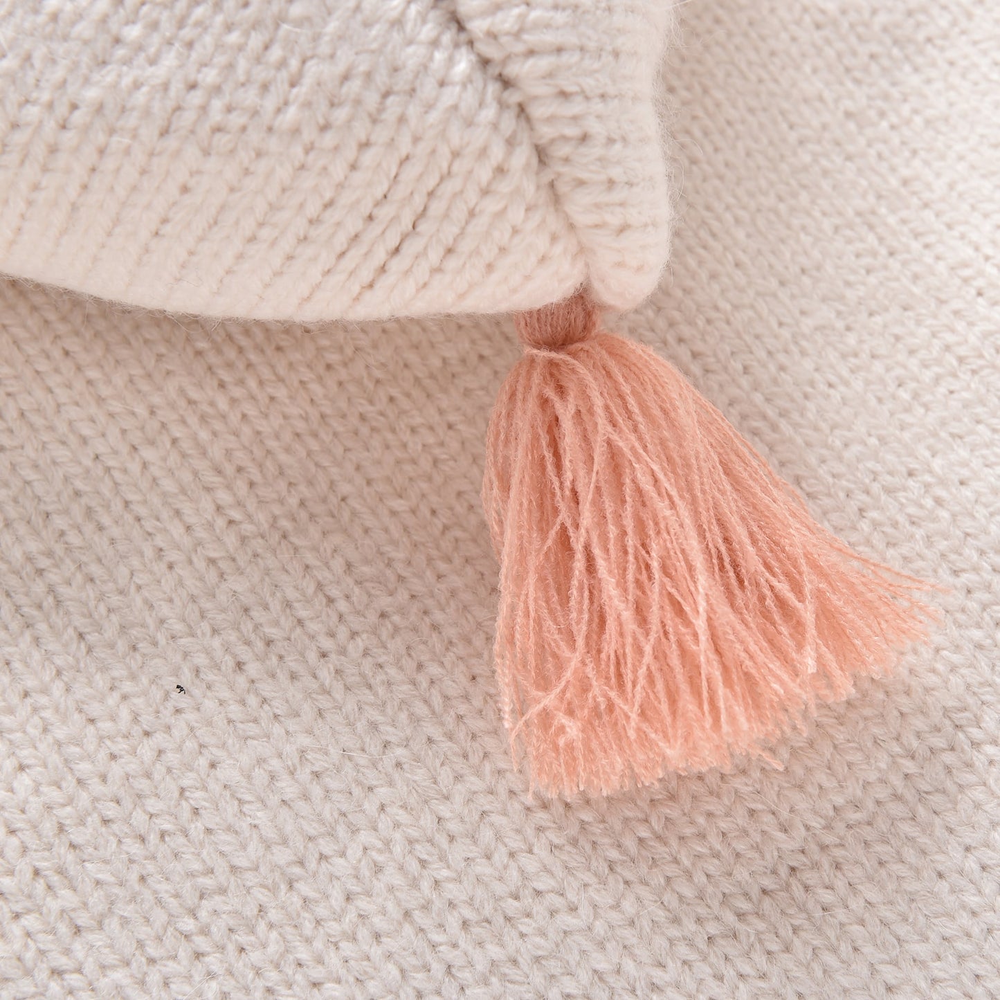 女童白色羊毛针织斗篷