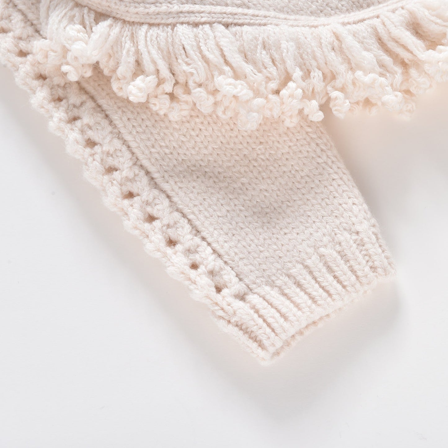 女童白色羊毛针织斗篷