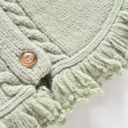女童浅绿色羊毛针织斗篷