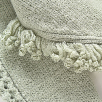 女童浅绿色羊毛针织斗篷