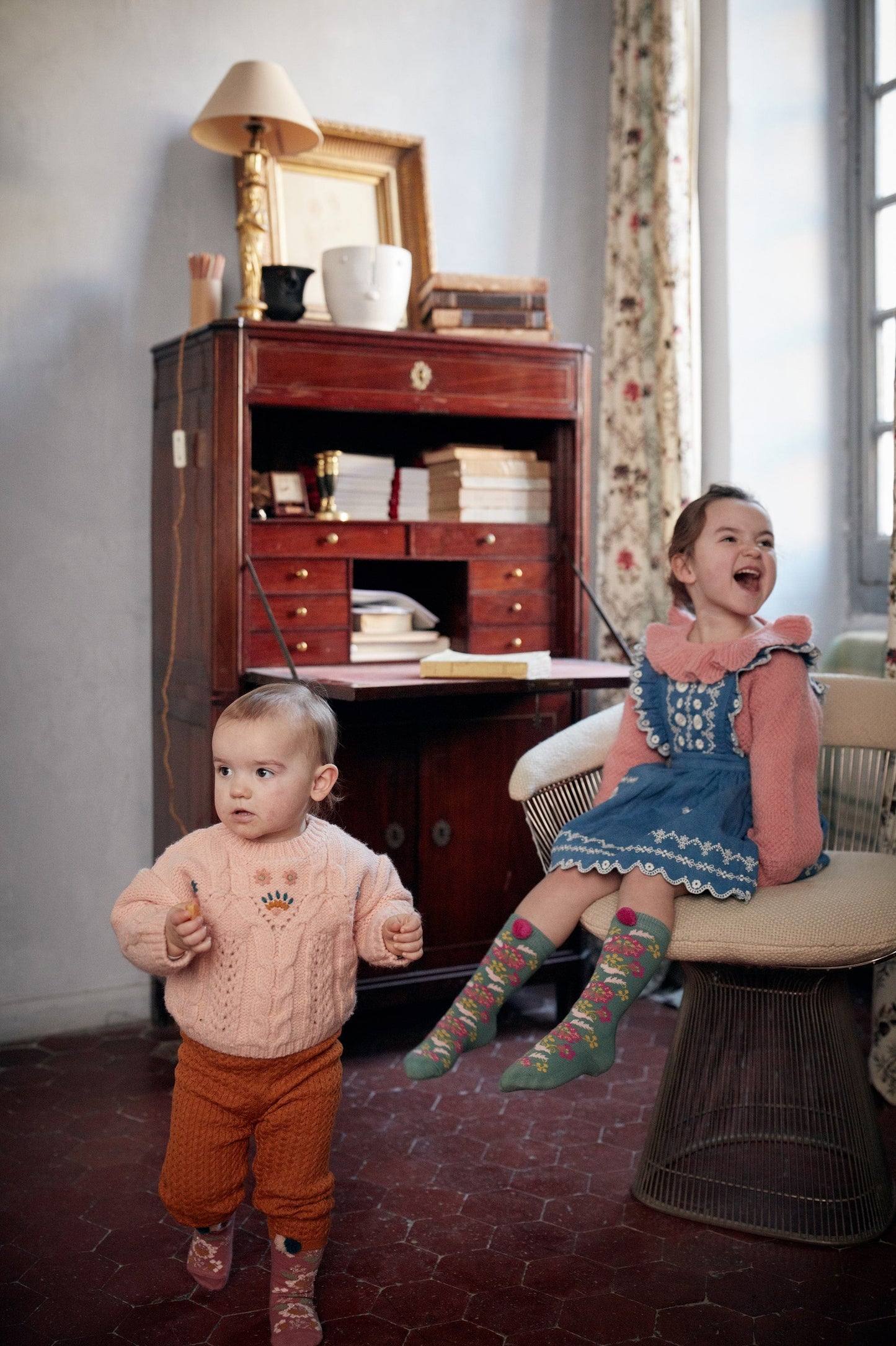 女童粉色荷叶边针织毛衣