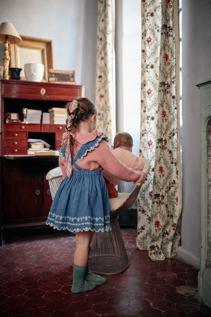 女童粉色荷叶边针织毛衣