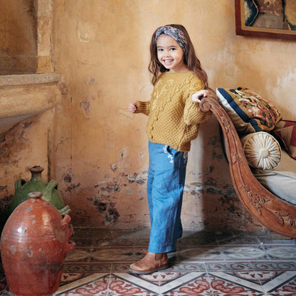 女童黄色针织毛衣