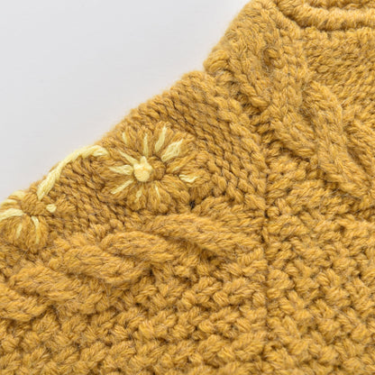 女童黄色针织毛衣