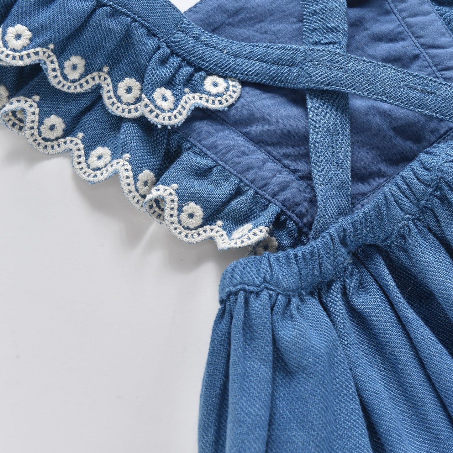 女童蓝色刺绣短裙