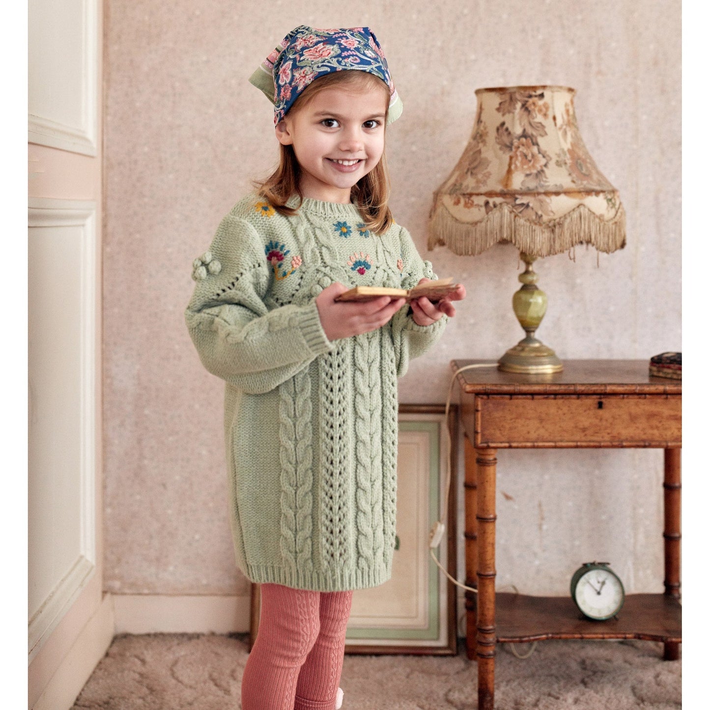 女童浅绿色针织连衣裙