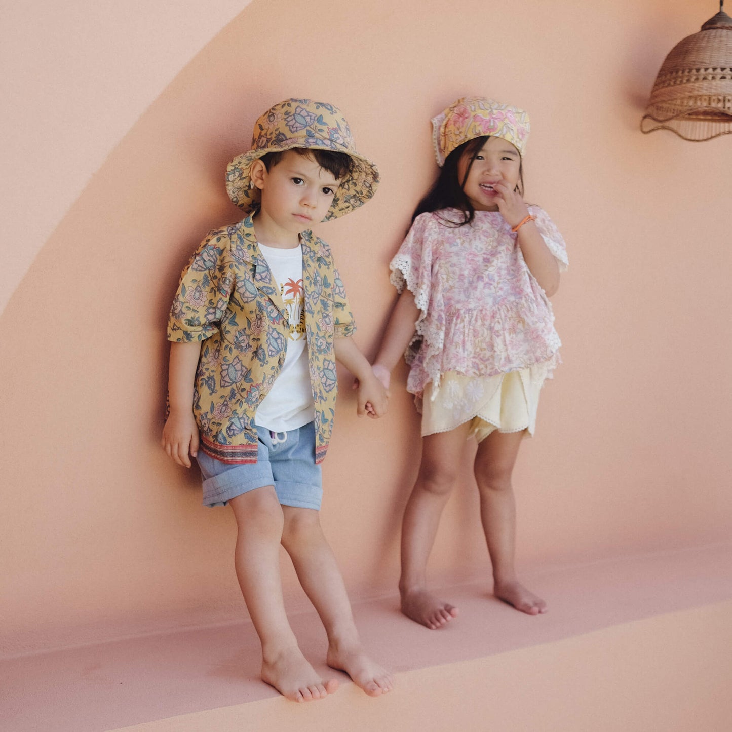 女童白色花朵棉上衣